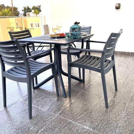Appartamento Ev Zin - Modern, Cozy, 1 Bed, Pool, 2 Balconies, A105 Paphos Esterno foto
