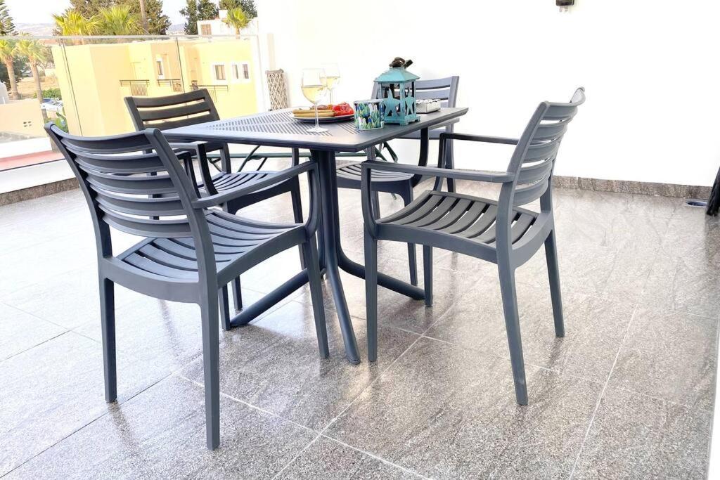 Appartamento Ev Zin - Modern, Cozy, 1 Bed, Pool, 2 Balconies, A105 Paphos Esterno foto