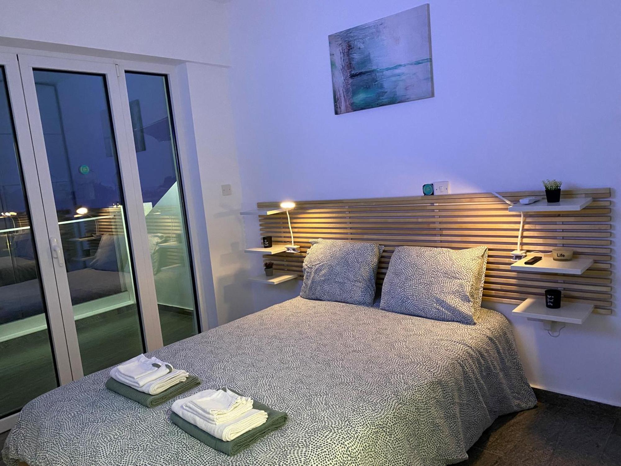 Appartamento Ev Zin - Modern, Cozy, 1 Bed, Pool, 2 Balconies, A105 Paphos Esterno foto