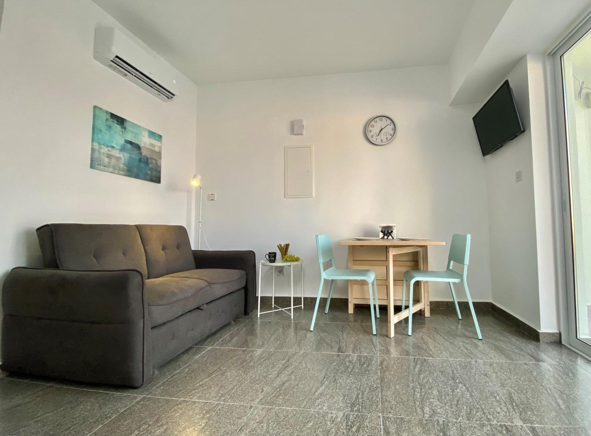 Appartamento Ev Zin - Modern, Cozy, 1 Bed, Pool, 2 Balconies, A105 Paphos Esterno foto